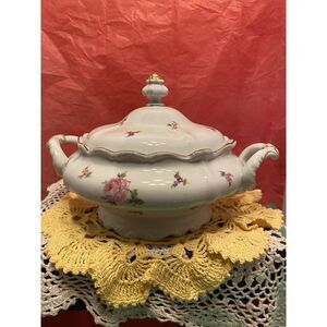 Johann Haviland Bavaria Germany Rosebud Pattern Serving Turine‎